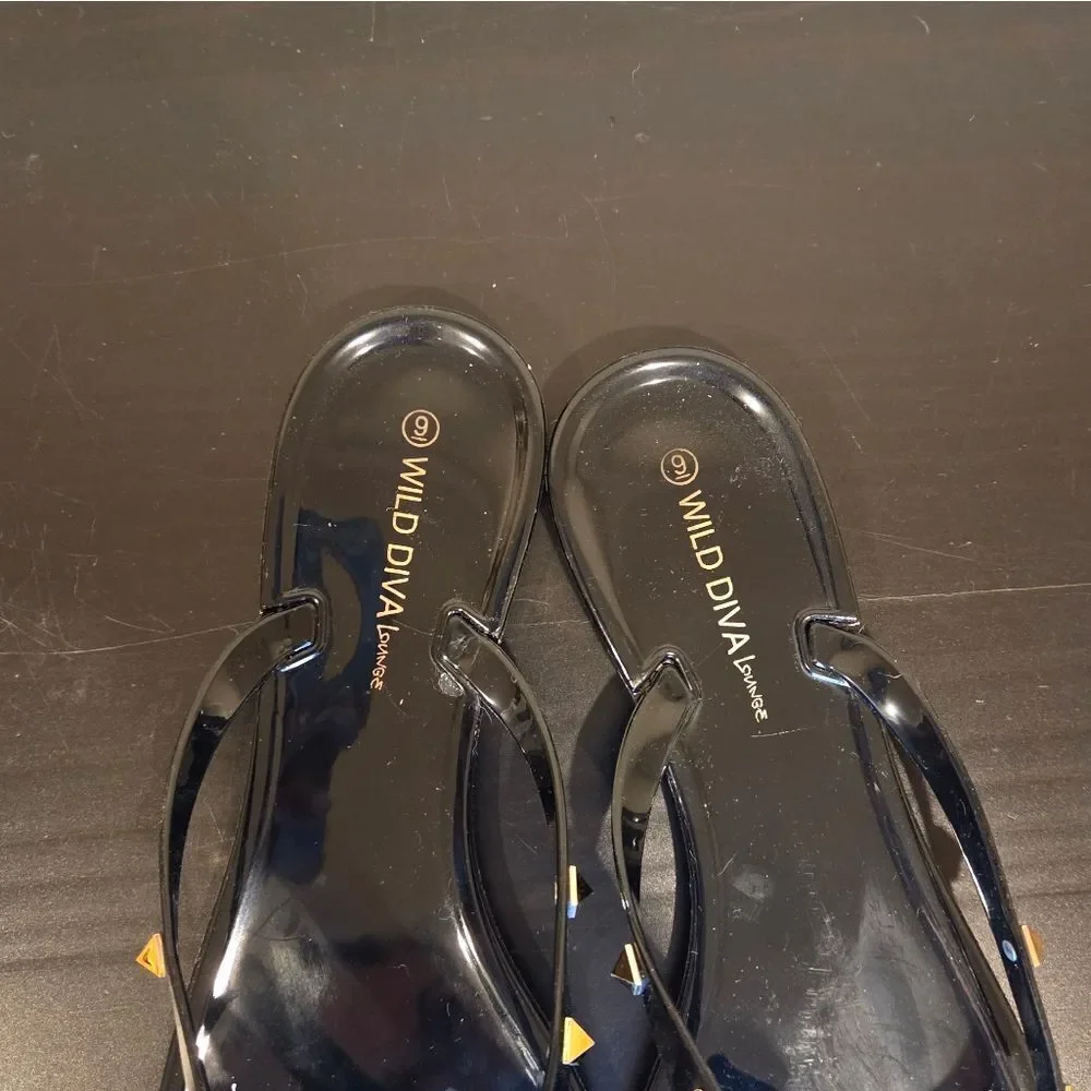 Black bow sandals